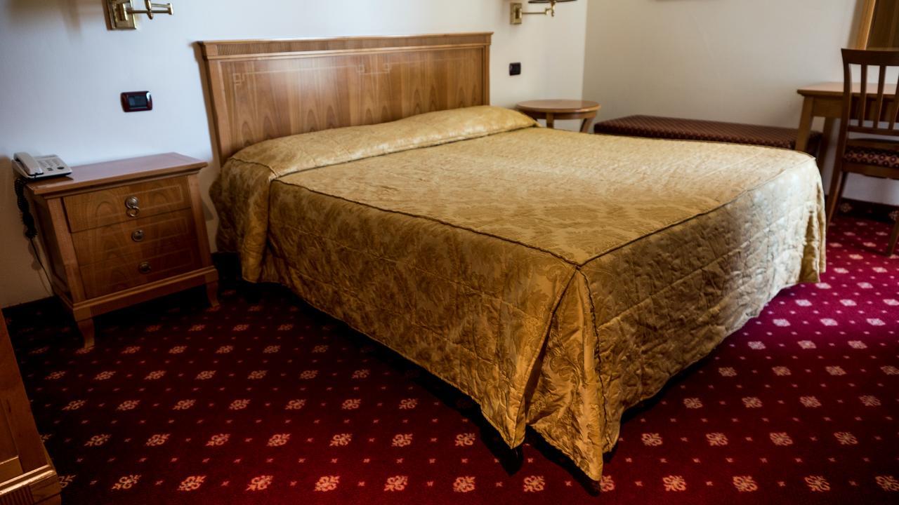 Albergo Ristorante Da Domenico 몬테 산 사비노 외부 사진