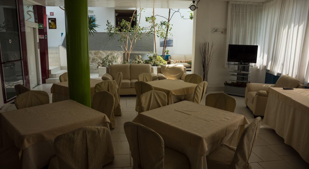 Albergo Ristorante Da Domenico 몬테 산 사비노 외부 사진